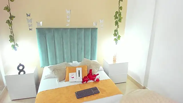 Xavier Fox    online show from November 8, 4:49 am