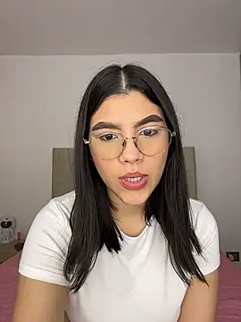 Julietalcl online show from April 5, 9:05 am