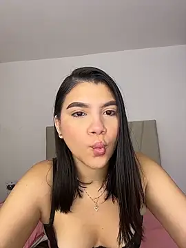 Julietalcl online show from April 8, 9:00 am