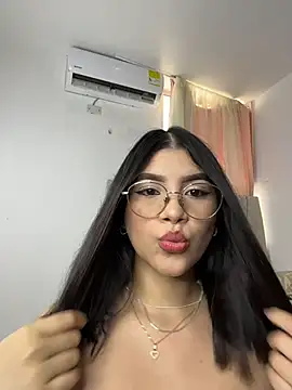 Snapshot of Julietalcl chatting on April 29, 8:15 pm Julietalcl online show from April 29, 8:15 pm