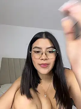 Julietalcl online show from February 28, 12:10 am