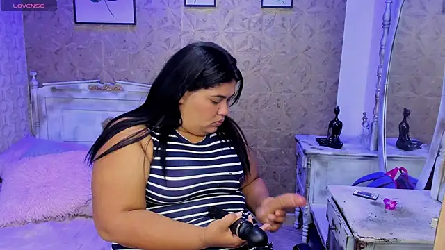 Sara clk online show from April 12, 6:00 pm