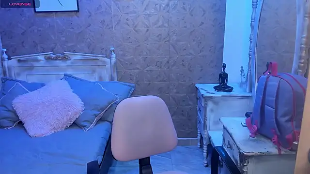 Sara clk online show from March 6, 8:15 pm