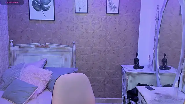 Sara clk online show from April 7, 7:48 pm