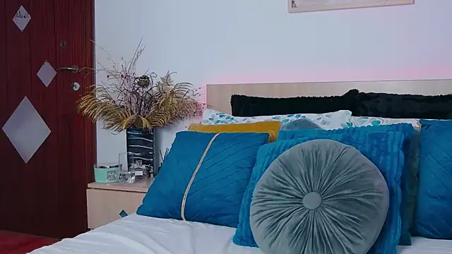 Miss Ava online show from March 20, 7:20 am