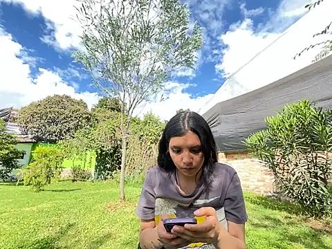 Snapshot of moon2_1_ chatting on November 17, 7:29 pm moon2 1 online show from November 17, 7:29 pm