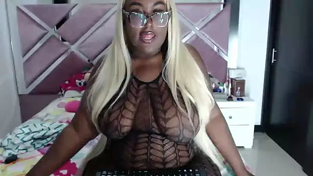 Snapshot of Antonellabigass chatting on October 22, 4:56 am Antonellabigass online show from October 22, 4:56 am