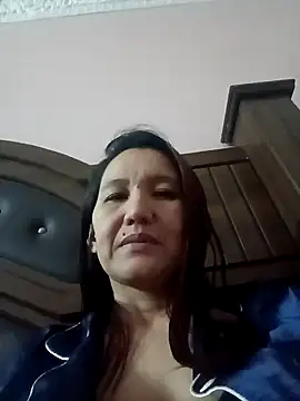 Snapshot of Bigtitsass81 chatting on November 13, 12:31 pm Bigtitsass81 online show from November 13, 12:31 pm