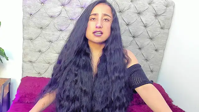 Samanta Fischer online show from November 10, 2:00 pm