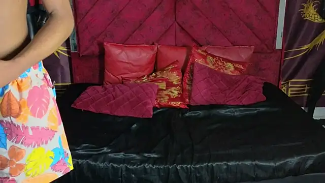 Snapshot of Latin_Femboy13 chatting on October 18, 9:44 am Latin Femboy13 online show from October 18, 9:44 am