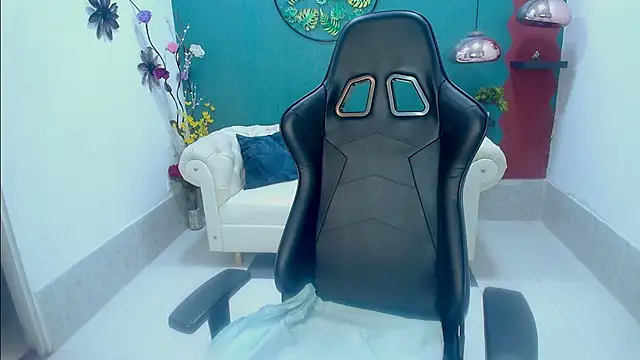 Snapshot of Miagreys1 chatting on November 30, 11:22 am Miagreys1 online show from November 30, 11:22 am