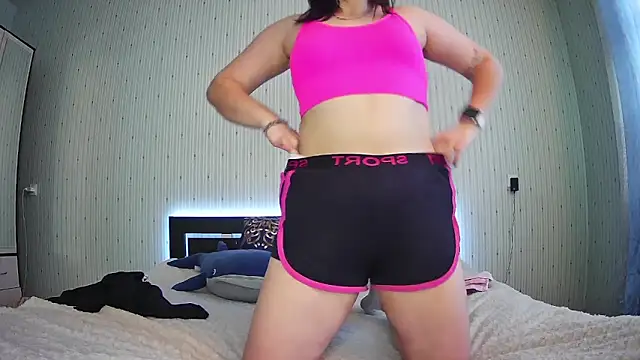 Snapshot of CoupleTwee chatting on November 19, 10:37 am CoupleTwee online show from November 19, 10:37 am