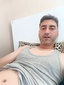 Snapshot of ahmetblk95 chatting on May 17, 11:10 am ahmetblk95 online show from May 17, 11:10 am