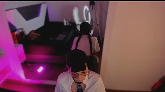 michelle cutee  online show from November 10, 8:25 pm