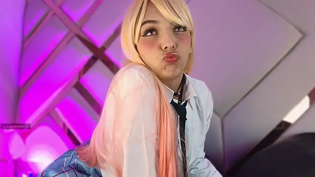 Snapshot of michelle_cutee_ chatting on June 21, 8:14 pm michelle cutee online show from June 21, 8:14 pm