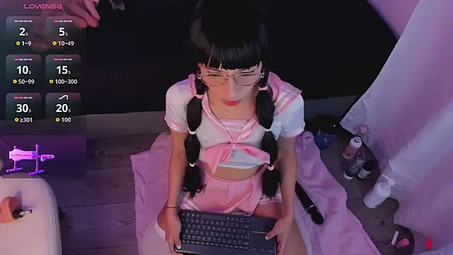 michelle cutee  online show from October 21, 7:57 pm