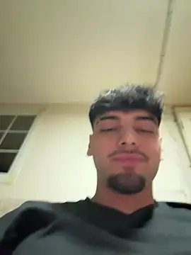 Snapshot of emir343475 chatting on March 2, 8:27 pm emir343475 online show from March 2, 8:27 pm