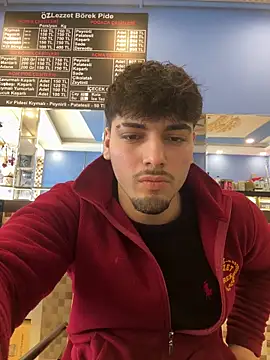 Snapshot of emir343475 chatting on February 22, 10:28 am emir343475 online show from February 22, 10:28 am