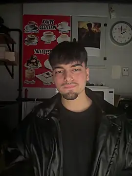 Snapshot of emir343475 chatting on March 3, 11:01 pm emir343475 online show from March 3, 11:01 pm