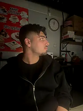 Snapshot of emir343475 chatting on November 26, 9:04 pm emir343475 online show from November 26, 9:04 pm