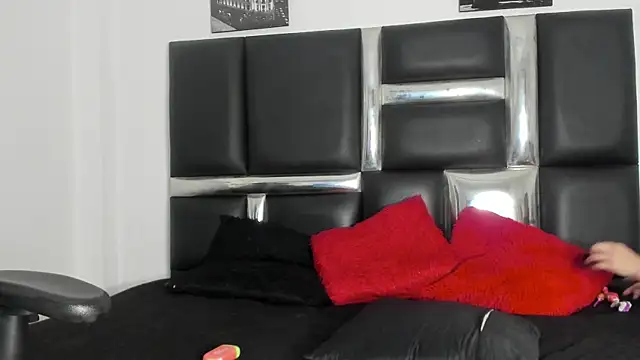 Shaira OS online show from November 4, 7:39 pm