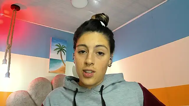 Snapshot of moon_winy chatting on October 27, 11:33 am moon winy online show from October 27, 11:33 am