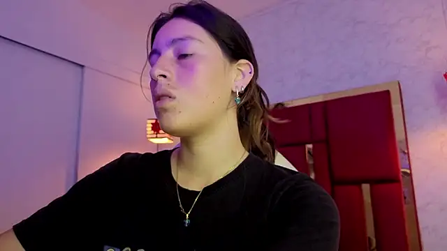 moon winy online show from February 3, 11:48 am