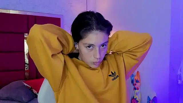 moon winy online show from April 3, 11:38 am