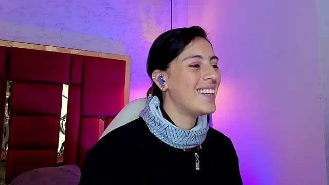 Snapshot of moon_winy chatting on May 27, 11:39 am moon winy online show from May 27, 11:39 am