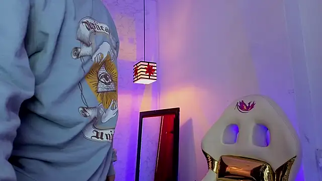 moon winy online show from February 28, 11:21 am