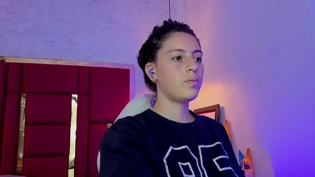 moon winy online show from March 13, 11:48 am