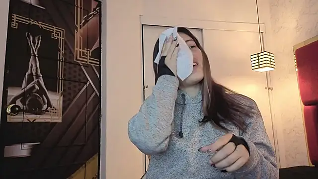 Snapshot of moon_winy chatting on November 24, 11:32 am moon winy online show from November 24, 11:32 am