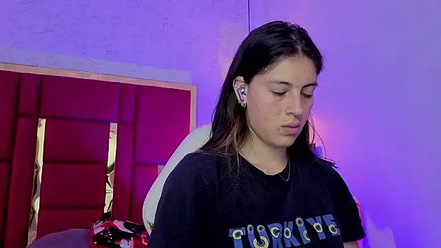 moon winy online show from March 15, 11:28 am