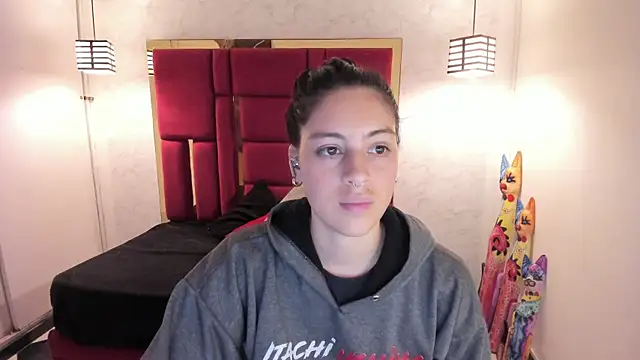 Snapshot of moon_winy chatting on November 4, 11:36 am moon winy online show from November 4, 11:36 am