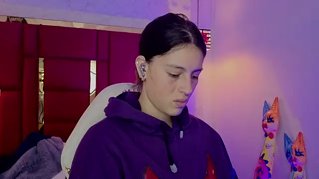 moon winy online show from April 10, 12:01 pm