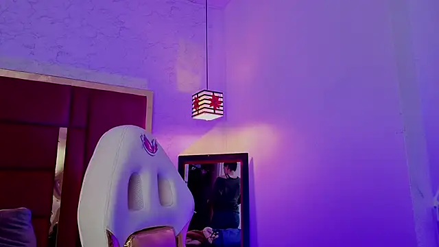 moon winy online show from April 12, 11:35 am