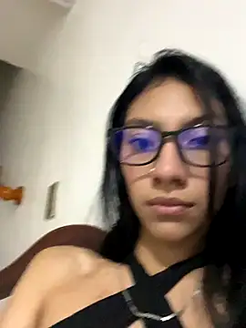 Snapshot of Swet_scarlet chatting on October 28, 1:06 am Swet scarlet online show from October 28, 1:06 am