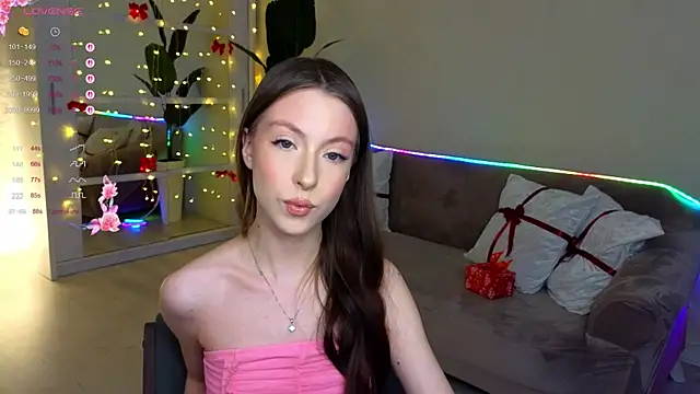 Snapshot of Yasmin_Kass chatting on January 7, 6:51 am Yasmin Kass online show from January 7, 6:51 am