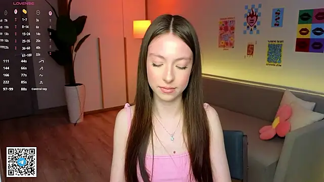 Yasmin Kass online show from March 18, 6:38 am