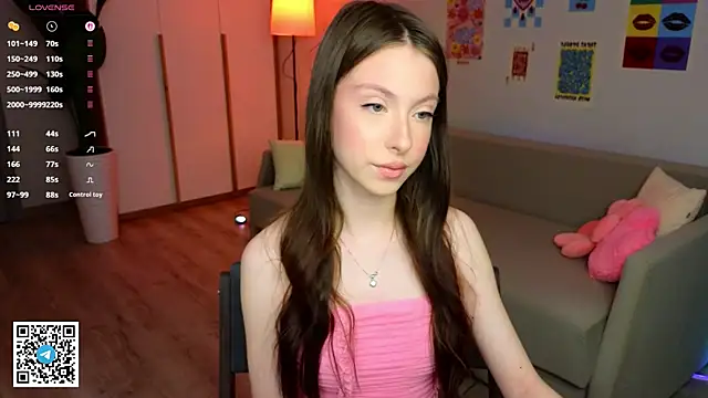 Snapshot of Yasmin_Kass chatting on February 23, 6:14 am Yasmin Kass online show from February 23, 6:14 am