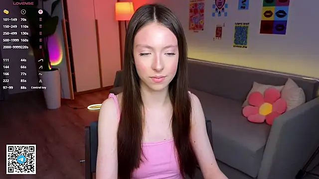 Yasmin Kass online show from March 27, 6:33 am