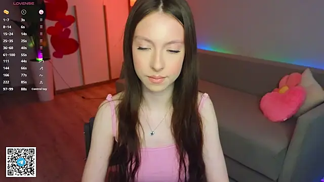 Snapshot of Yasmin_Kass chatting on February 17, 7:05 am Yasmin Kass online show from February 17, 7:05 am