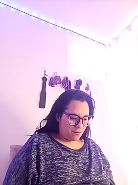 Snapshot of Lia_TabooMatureBbw chatting on February 5, 2:02 pm Lia TabooMatureBbw online show from February 5, 2:02 pm