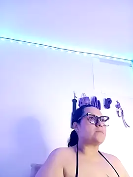 Snapshot of Lia_TabooMatureBbw chatting on February 7, 1:24 am Lia TabooMatureBbw online show from February 7, 1:24 am