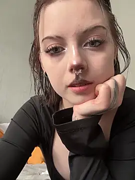 Snapshot of AnmiXHot chatting on October 20, 7:53 am AnmiXHot online show from October 20, 7:53 am