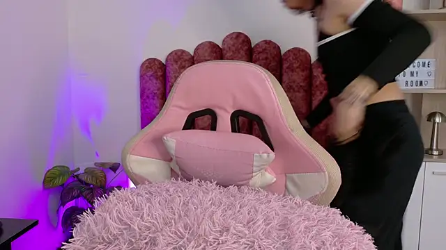 Lullaby Charade online show from December 3, 12:04 pm