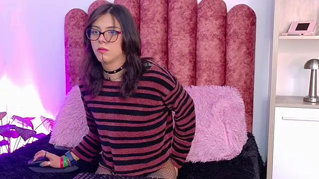 Lullaby Charade online show from November 24, 1:00 pm