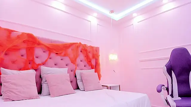 Snapshot of _hanna_bakerr_ chatting on October 30, 6:49 pm  hanna bakerr  online show from October 30, 6:49 pm