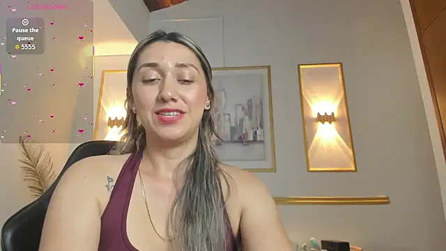 karlyy  online show from December 2, 7:15 pm