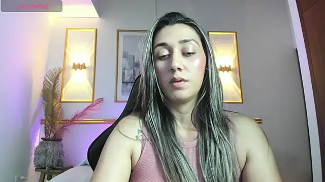 karlyy  online show from December 17, 7:19 pm